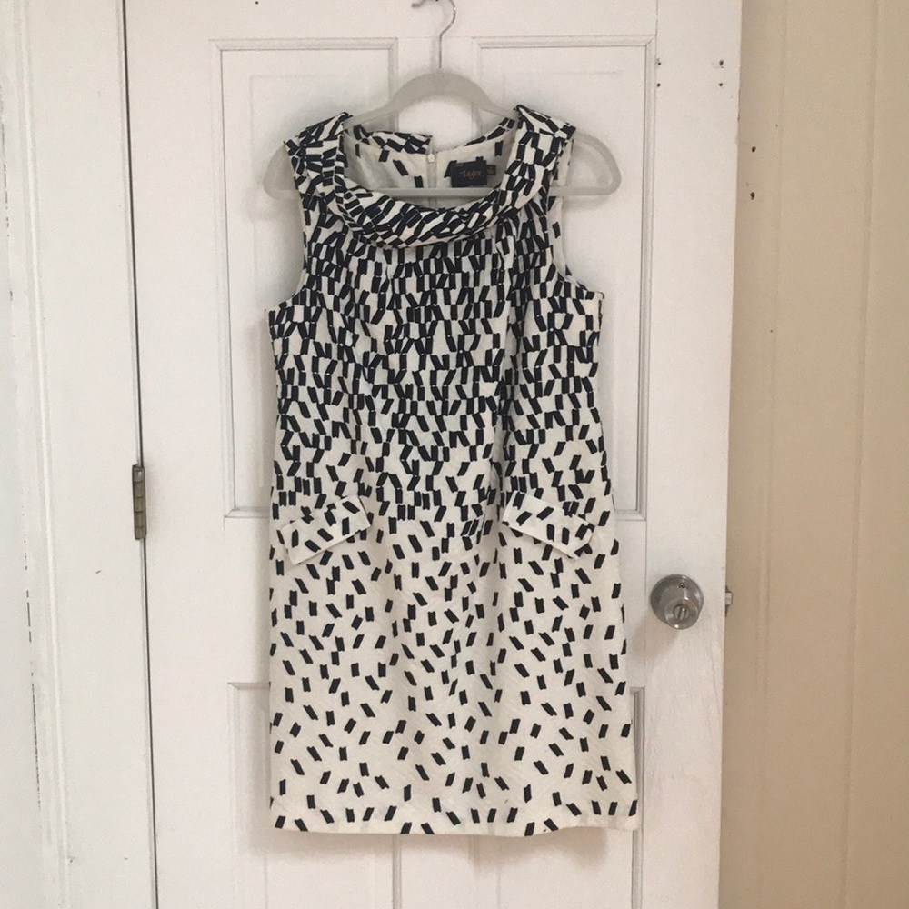Black & White above the knee dress (Size 6)